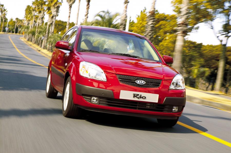  Kia Rio Hatchback 2005 года  (фото 9 из 39)